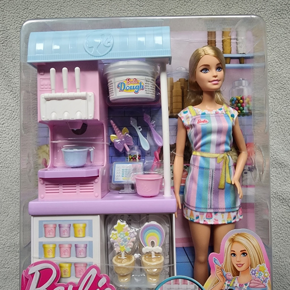 Barbie Careers Ice Cream Shop Playset with Blonde Doll, Ice Cream Machine New!! - Picture 9 of 12